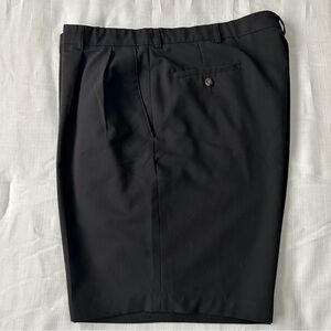 Haggar Mens Size 40 Black Pleated Shorts, still in great condition